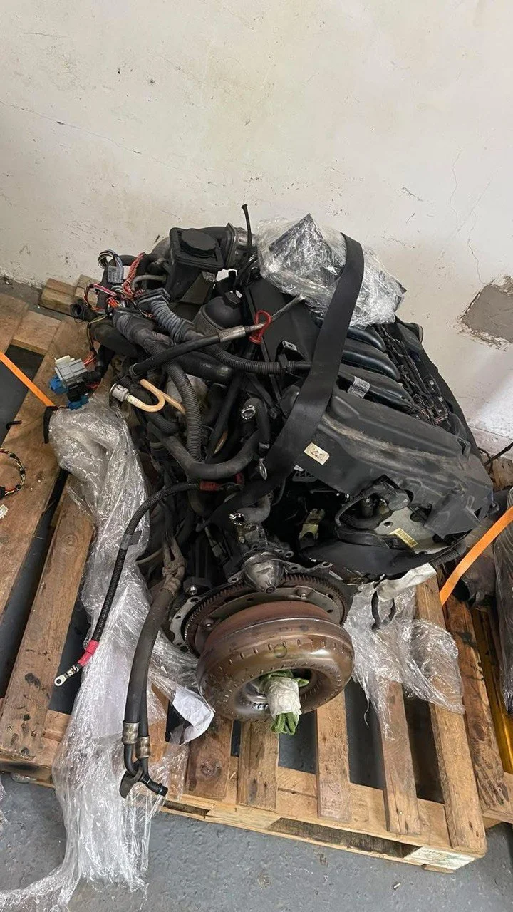 BMW BMW BMW engine — Shipping